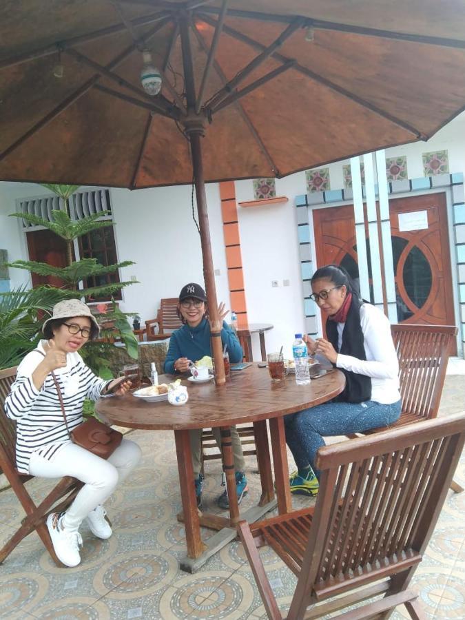 Bintang Bungalow Tour & Travel Kelimutu Eksteriør bilde