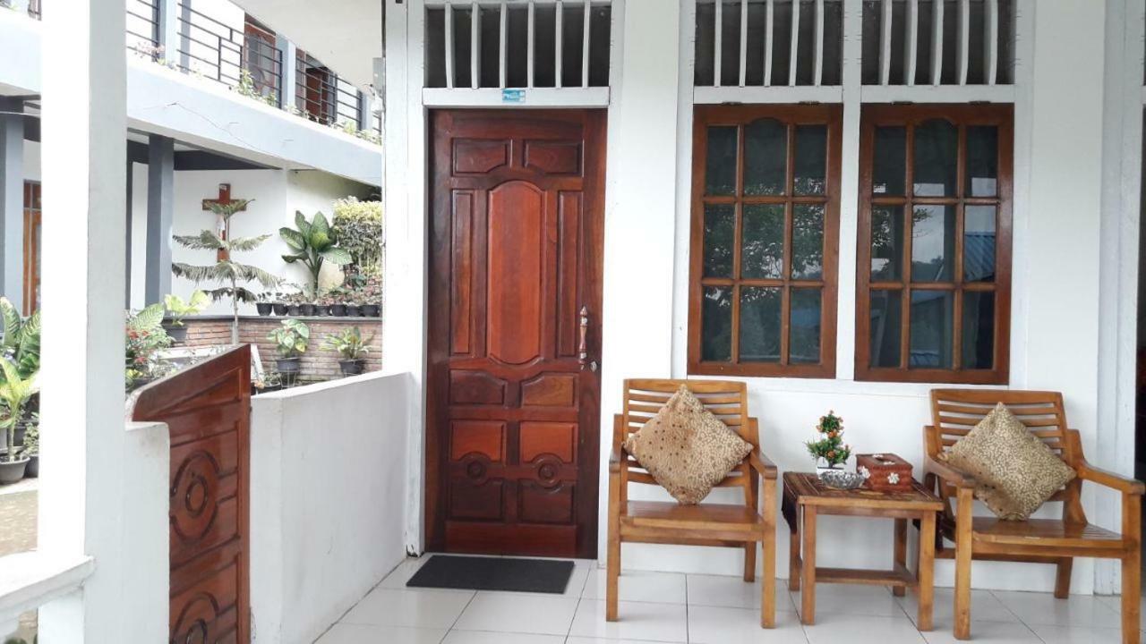 Bintang Bungalow Tour & Travel Kelimutu Eksteriør bilde