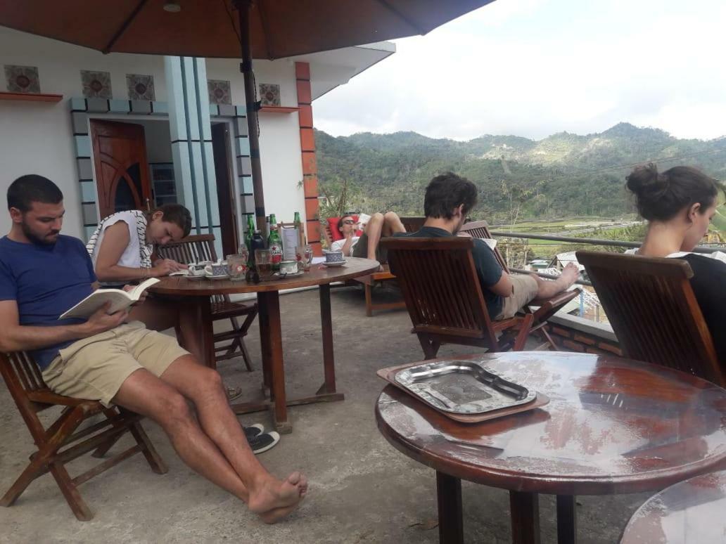 Bintang Bungalow Tour & Travel Kelimutu Eksteriør bilde